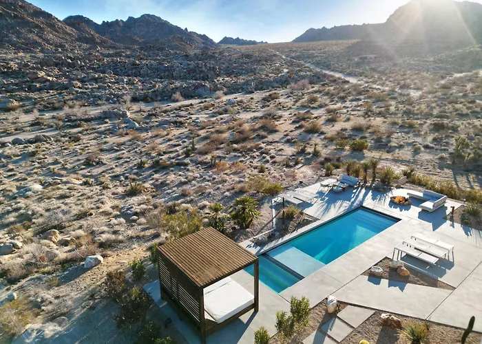 Joshua Tree Country Club-Villa/Pool/Sport/Boulders