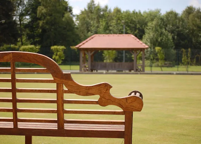 Hollicarrs - Dragonfly Lodge York