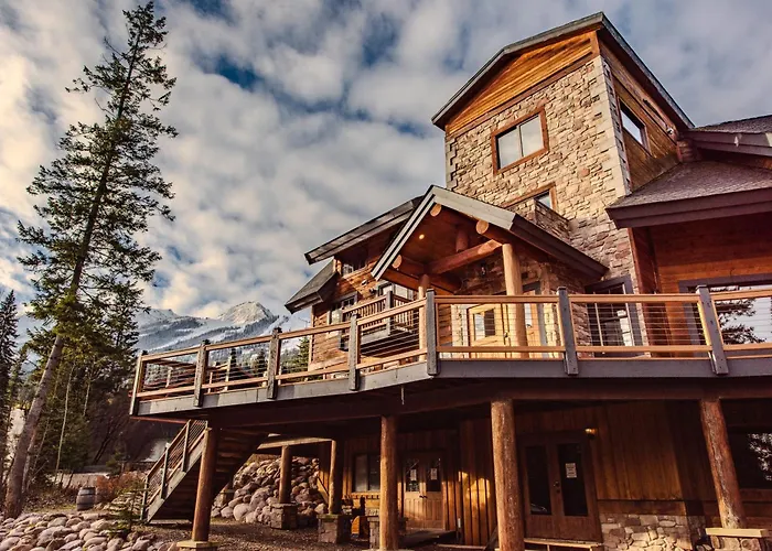 Winston Lodge Golden