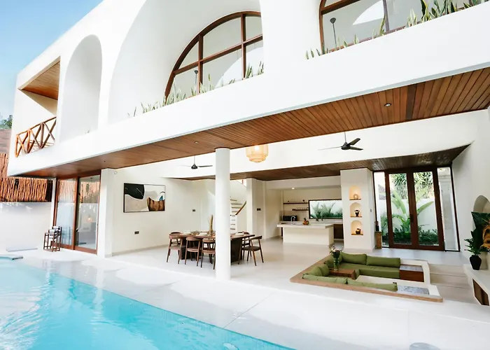 Luxury Villa Noah - Walkable To Shopping Mall & Waterbom Bali Kuta 