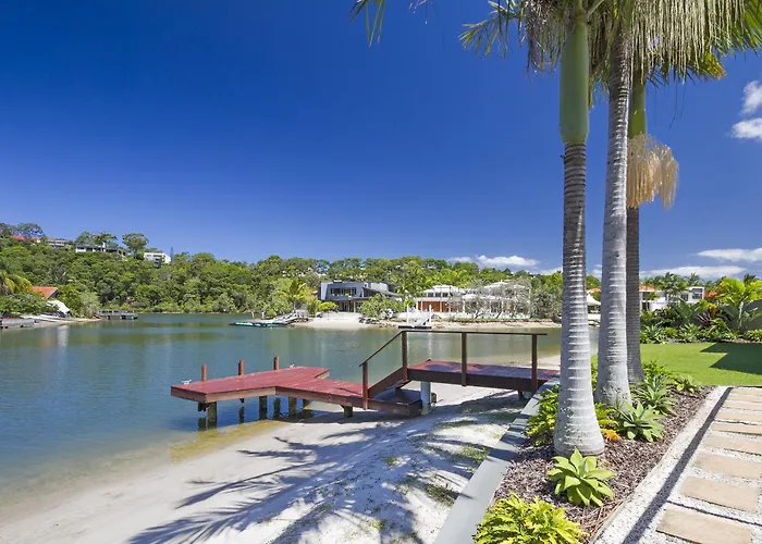 Waterfront Haven, Private Jetty, Near Hastings Villa Noosa Heads