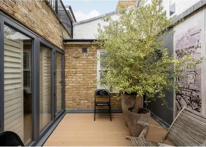 Charming 3Br Mews House Villa London