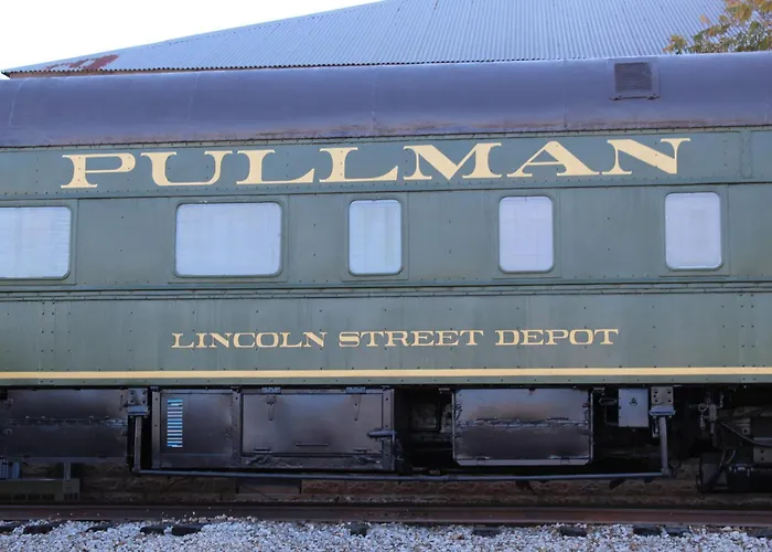 Pullman Train Car Villa Fredericksburg