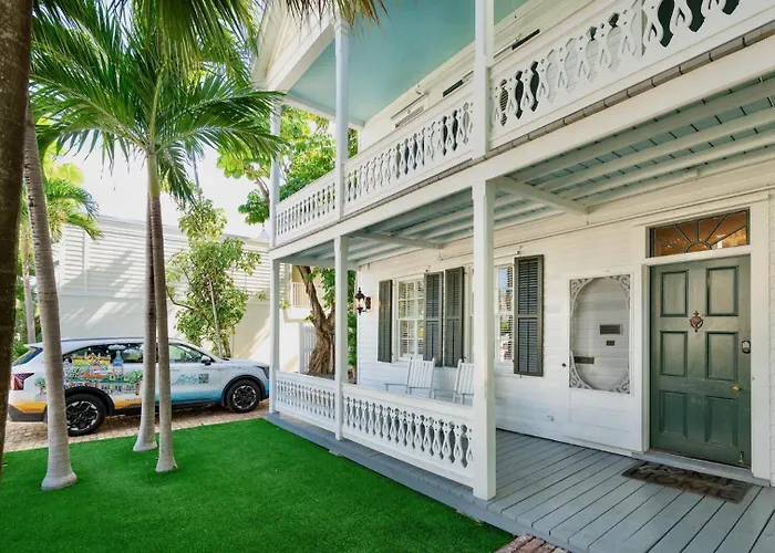 Casa Victoria By Last Key Realty Key West