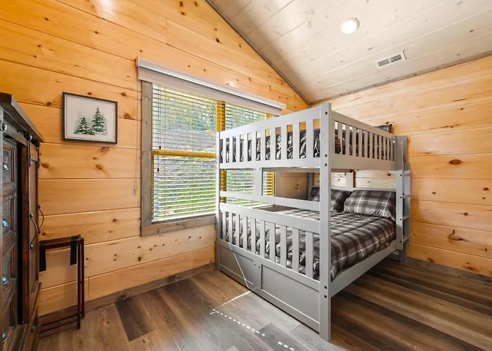 Modern 4 Bedroom Cabin In Timeless Resort Near Parkway And Dollywood With Game Room And Hot Tub Sevierville