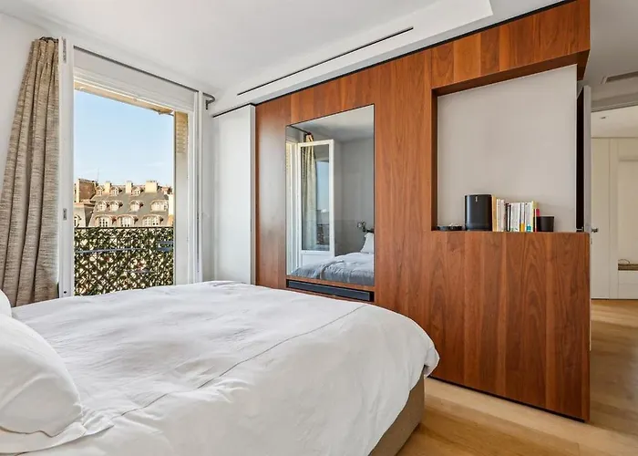 Avenue Montaigne Paris Apartment