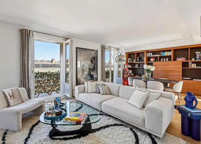 Avenue Montaigne Paris Apartment