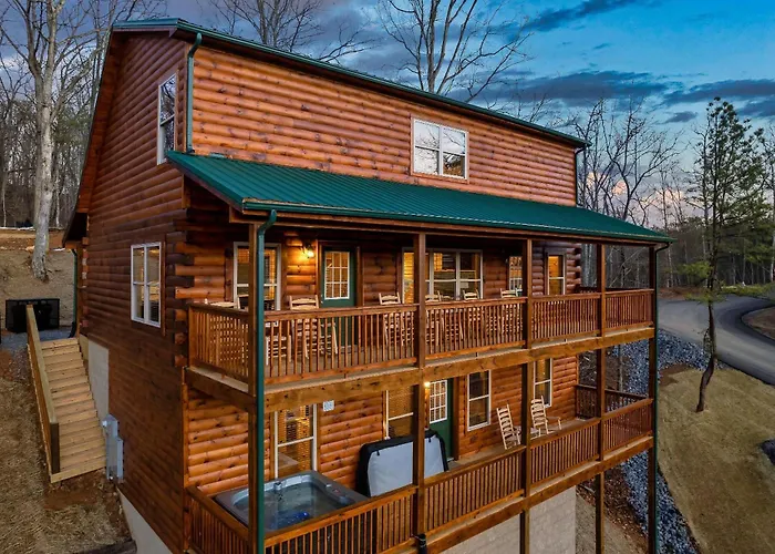 Happy Bear Lodge - 1 Mile To Parkway - Hot Tub, Pool Table & Theater! Pigeon Forge