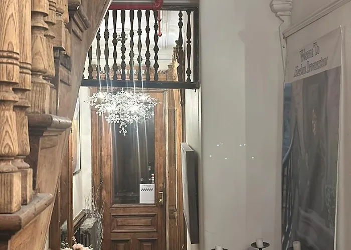 Harlem Brownstone Apartment New York