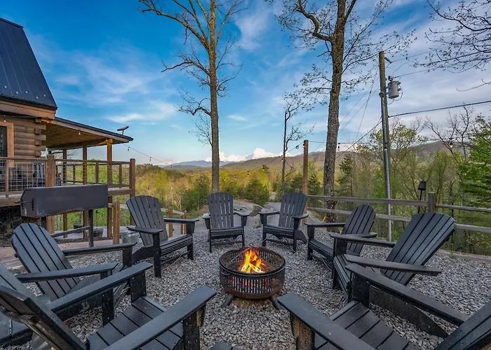 Mtn Cabin With Gorgeous Views, Hot Tub And Game Room Sevierville