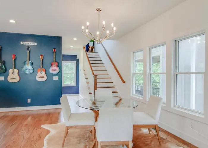 Howdy House New And Trendy With Rooftop Deck Nashville