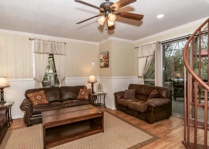 Treehouse 2 - Cardinal Casita Villa New Braunfels