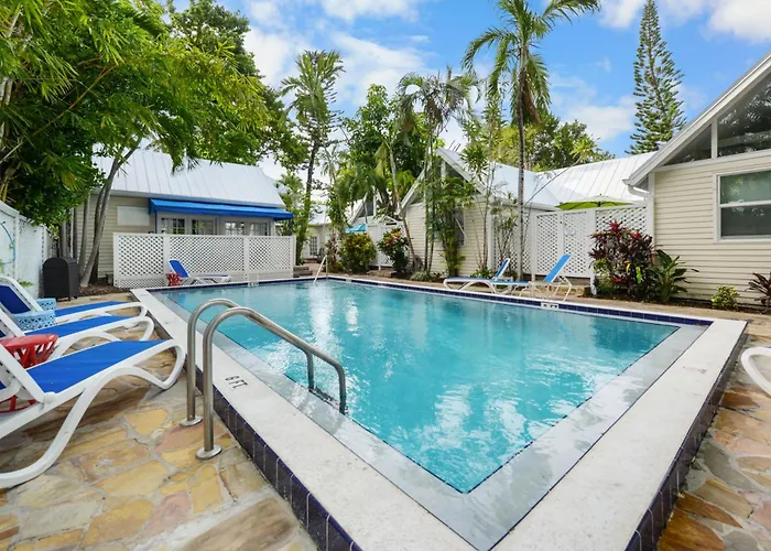 Island Style Colony Villa Key West