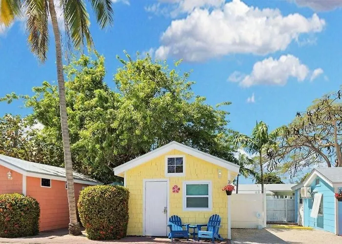 Tropical Cottages Marathon