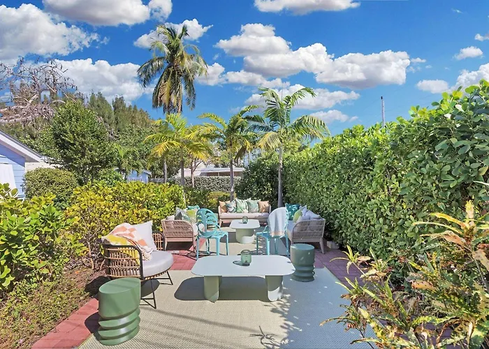 Tropical Cottages Marathon