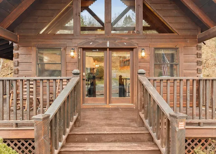 Er40 - The Bear Pause -Great Location,,,Close To All The Action! Cabin Pigeon Forge