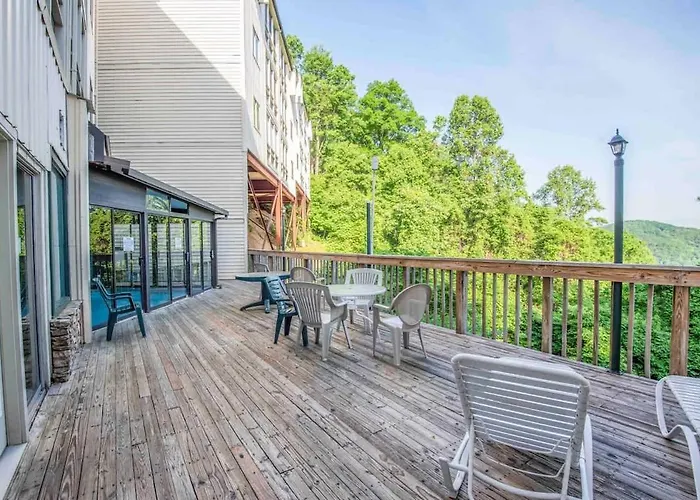 Misty Mountain Getaway Villa Gatlinburg