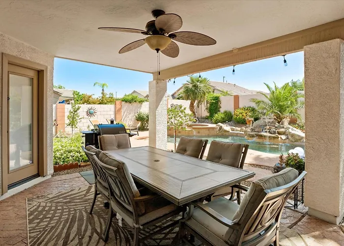 Cobblestone Corner Villa Gilbert