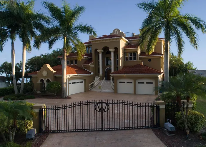 The Winslet Estate Offers 5Br Luxury, Waterfront Views, Pool, Spa, And Game Room - Swfl Rentals Cape Coral
