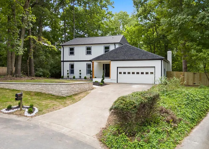 Modern 4 Bed In Quail Hollow Charlotte