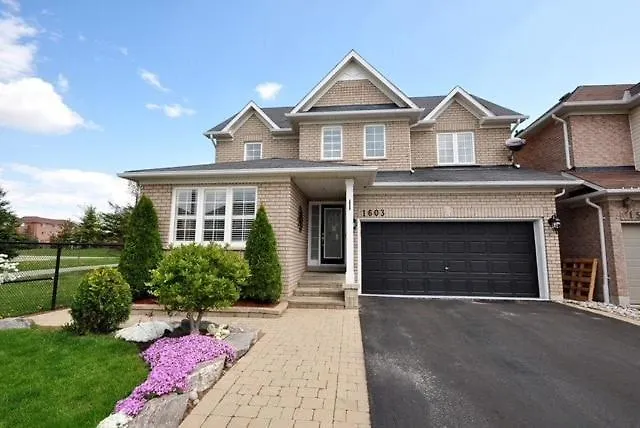 Sunroom House - 4 Bedrooms Mississauga