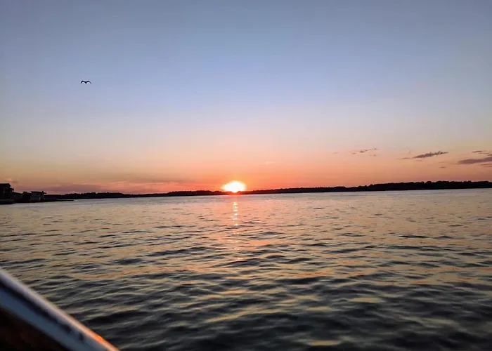 Captains Quarters Lake Life Dream Home 2Bed 2Bath Fox Lake