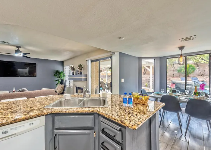Treasure Bay-3Br Pool & Hot Tub Oasis Near T Strip Villa Las Vegas