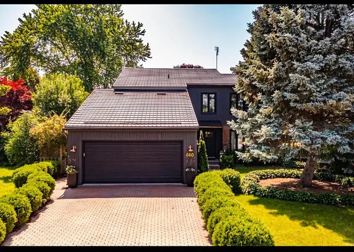 Serenity Villa Infrared Sauna 17' Massage Pool Outdoor Rain Shower! Niagara-on-the-Lake