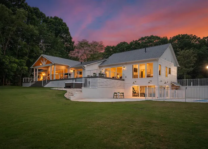 Blanca Bay On Brawley Villa Mooresville