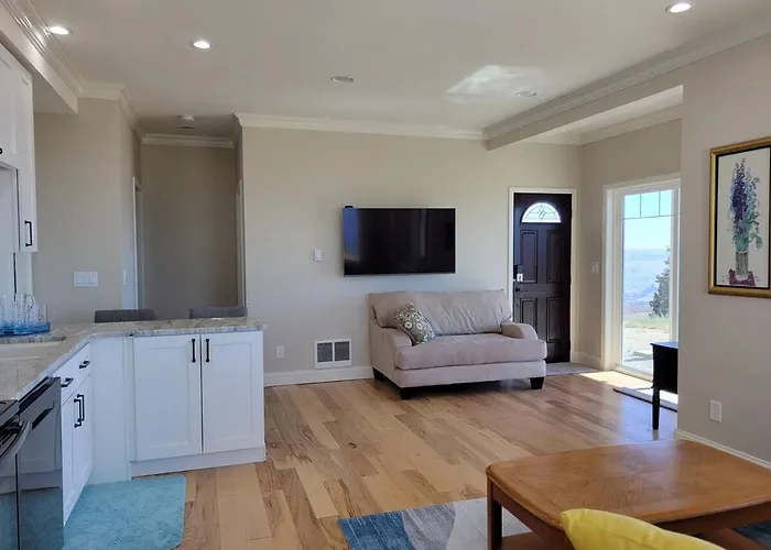 Rolling Hills Ranch Villa Chelan