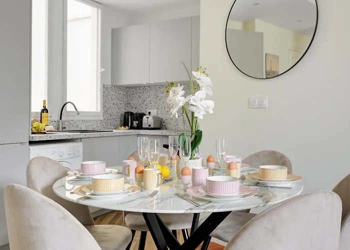 La Plume Suite A Haven Of Peace In Montorgueil Paris