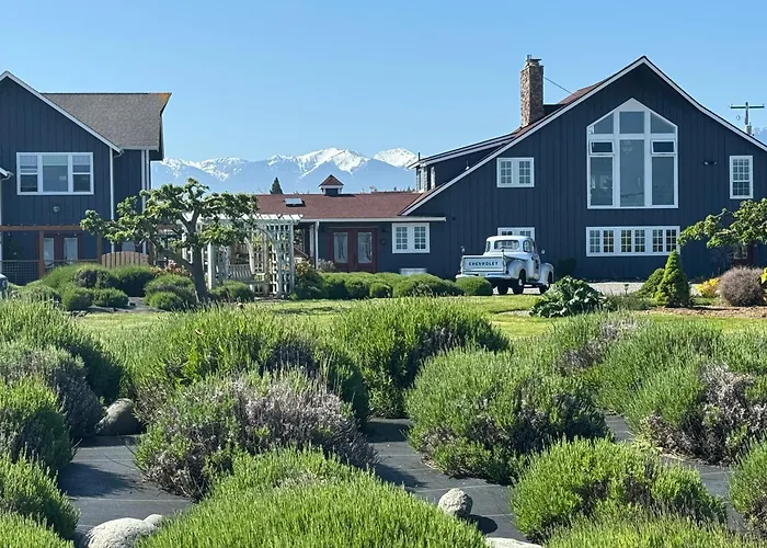 Dungeness Barn House Bed And Breakfast At Two Crows Farm Sequim