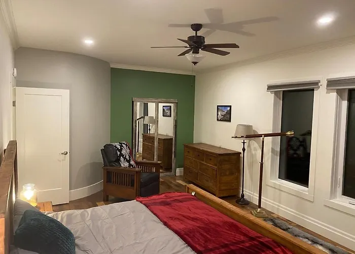 Bluesky Lodge Golden