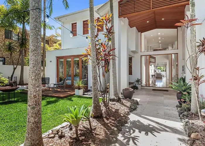 Luxurious, Tropical Haven, Mooloolaba- Moonda5 Villa