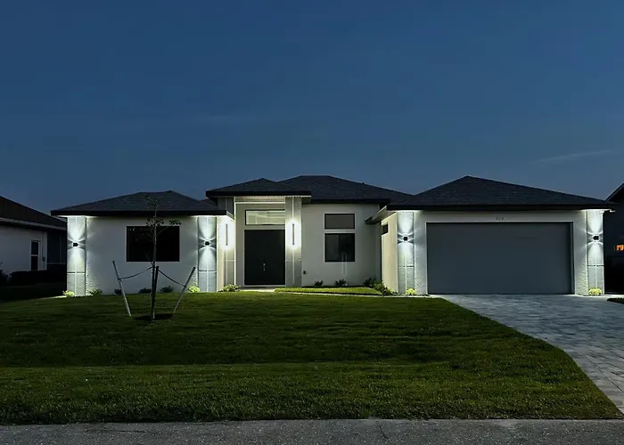 Villa Alhambra Lake Cape Coral