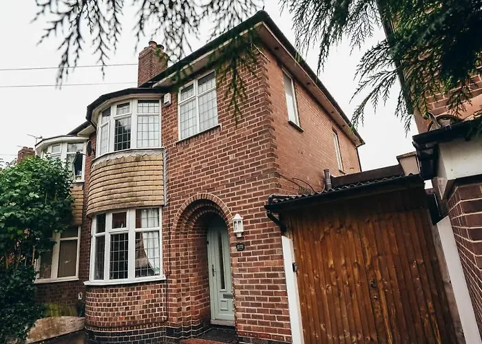 Huge 4 Bed Family Home In Derbyshire With Parking