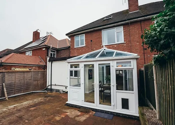 Huge 4 Bed Family Home In Derbyshire With Parking