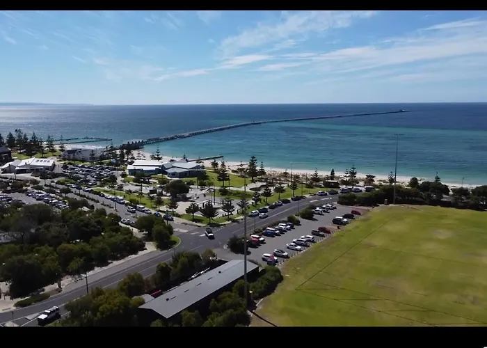 Huge Luxury Busselton Jetty Villa