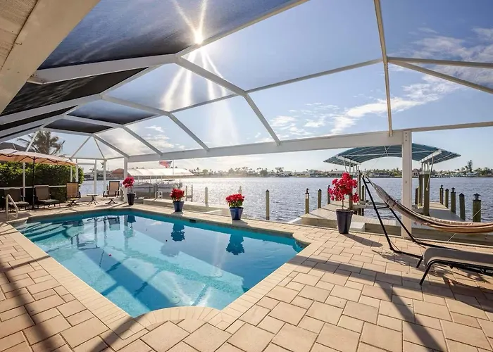 Waterfront Escape Luxurious Stay Cape Coral