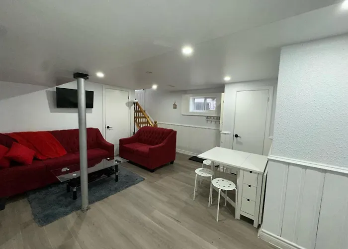 Brawley Avenue Home - Sleep 6 Toronto