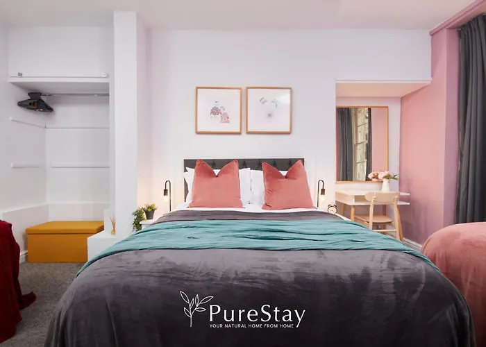 Elegant Apartment In Bath With Garden Sleeps 8 By Purestay