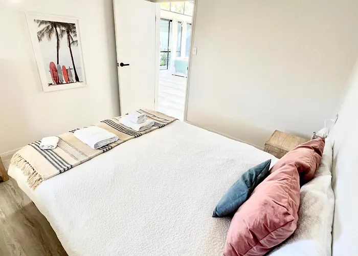 Amazing Ocean Villa Close To Natural Rock Pools Sydney