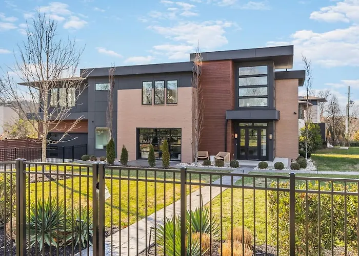 Luxury Home In Green Hills With Garage And Walk To The Park Nashville