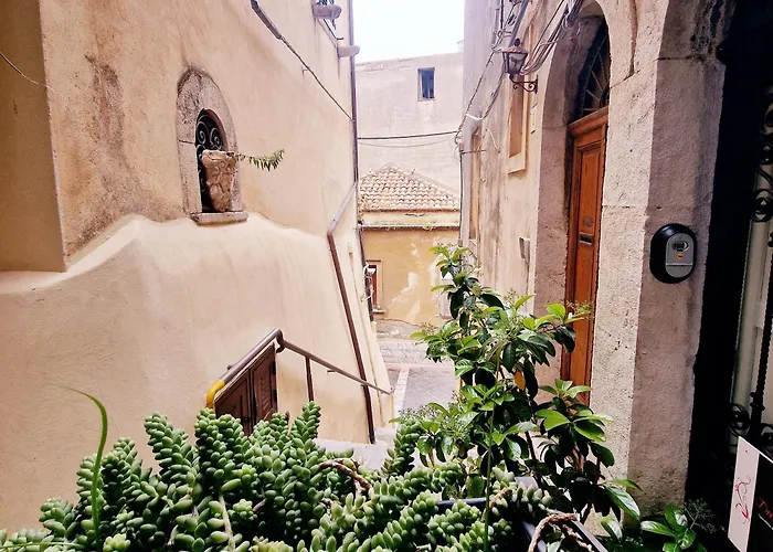 Donna Rosa - Main Avenue Villa Taormina