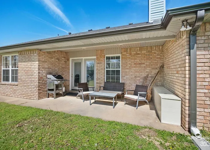 Pleasant View Family Cottage-10 Min Walk To New Walmart Hq Bentonville
