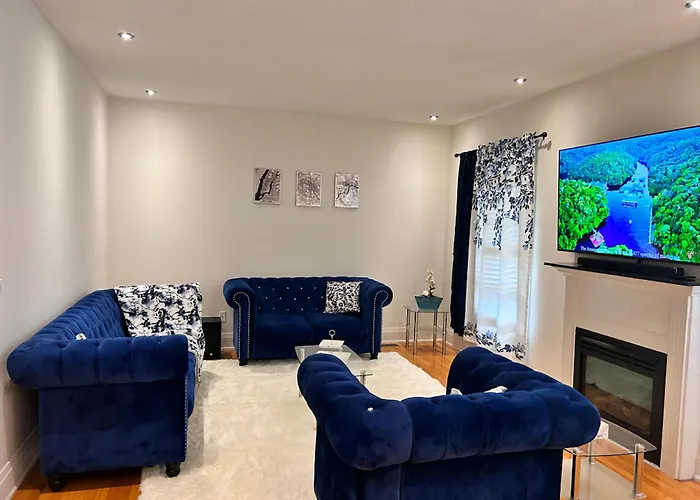 Spacious Detached House In Mississauga