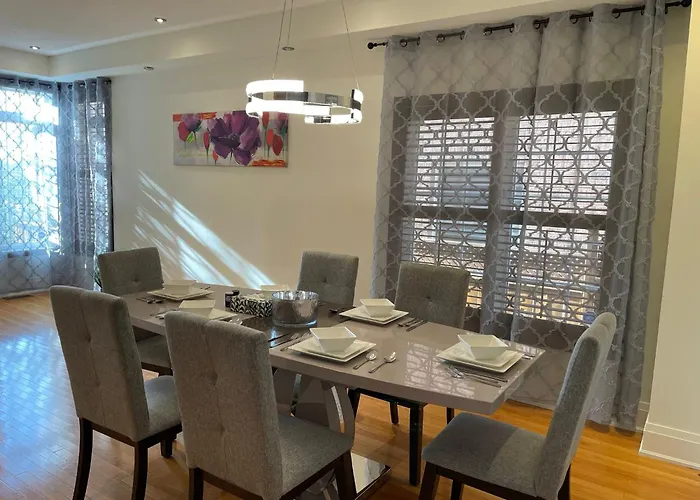 Spacious Detached House In Mississauga