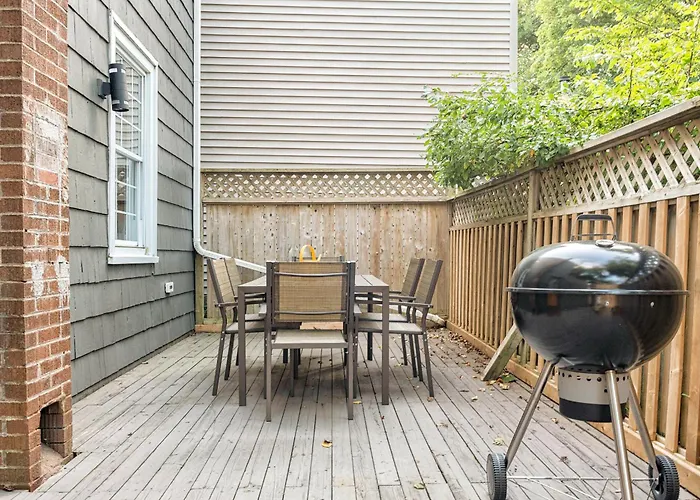 Downtown Sustainable Garden House Villa Halifax