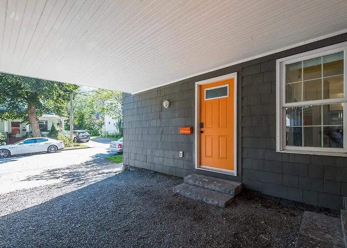 Downtown Sustainable Garden House Villa Halifax