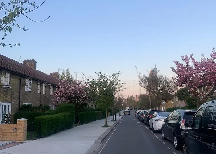 Charming 3Bd Home In West London